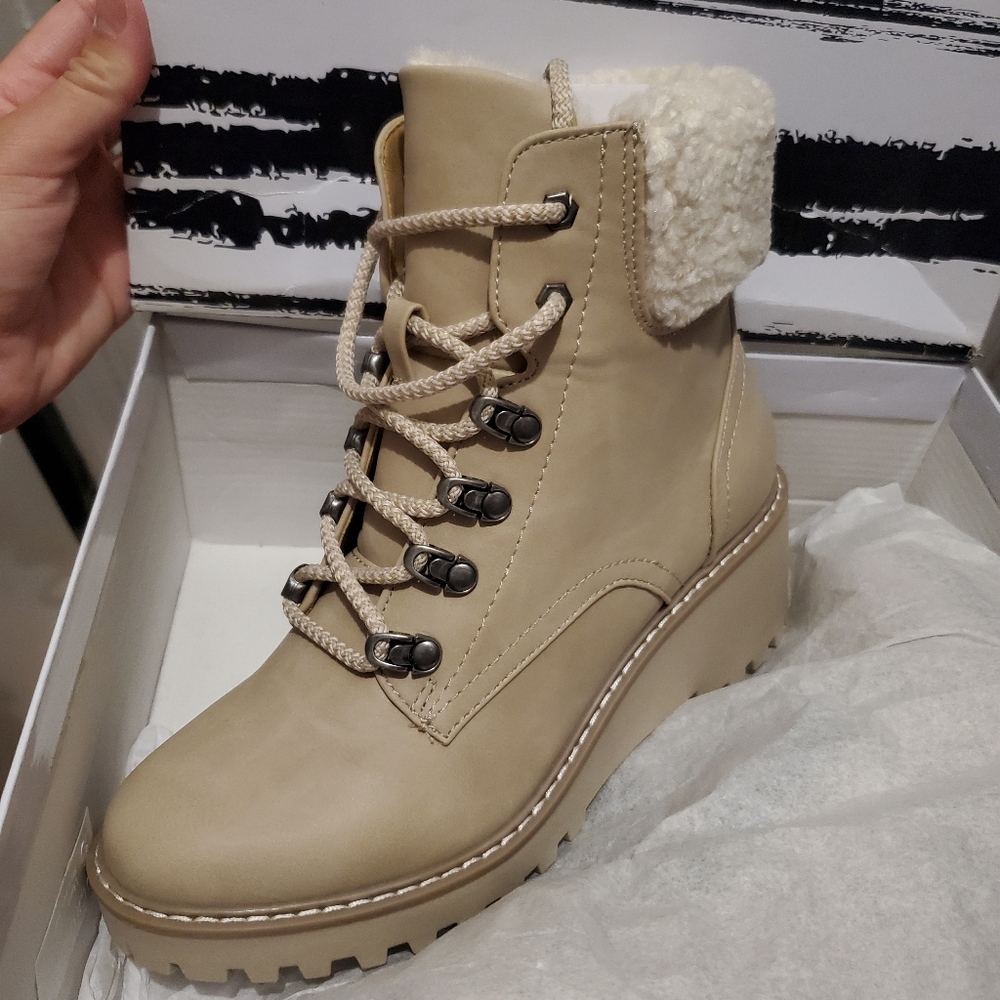 Dolce Vita Beige Lace-Up Ankle Boots with Faux Shearling Cuff